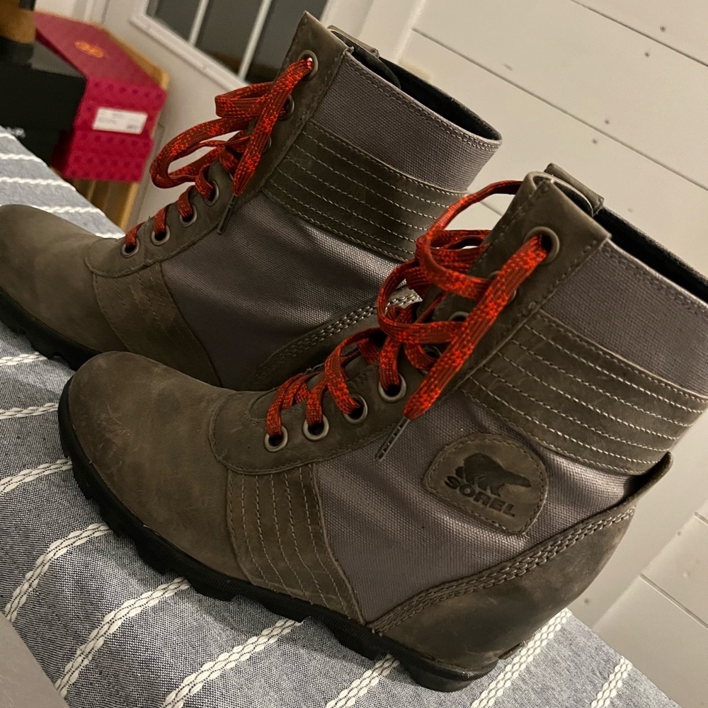 Sorel boots size 9